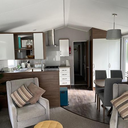 6 Berth Comfy Homely Caravan, Dog Friendly Belton with Browston Esterno foto