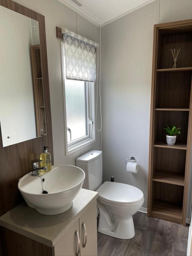 6 Berth Comfy Homely Caravan, Dog Friendly Belton with Browston Esterno foto
