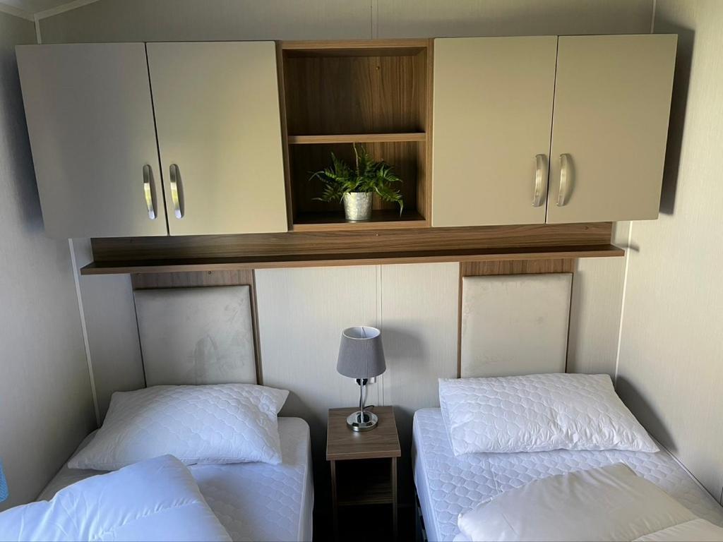 6 Berth Comfy Homely Caravan, Dog Friendly Belton with Browston Esterno foto
