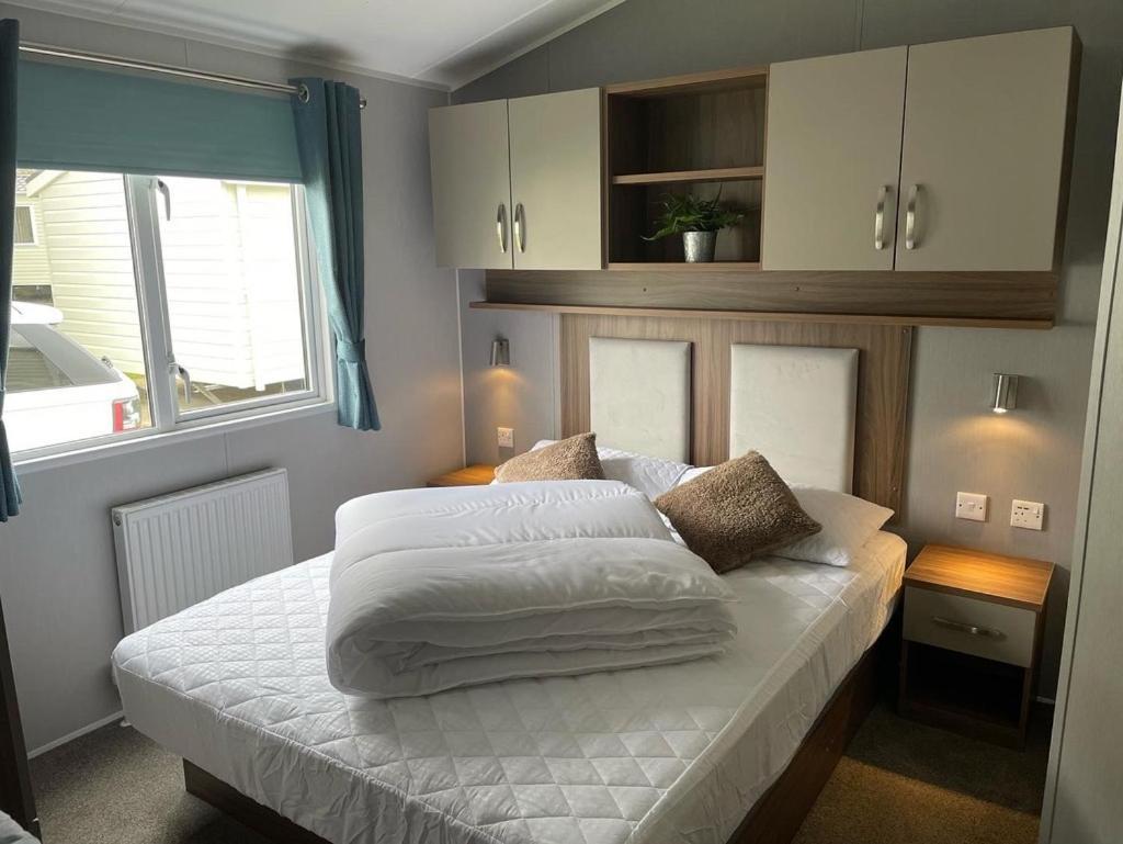 6 Berth Comfy Homely Caravan, Dog Friendly Belton with Browston Esterno foto