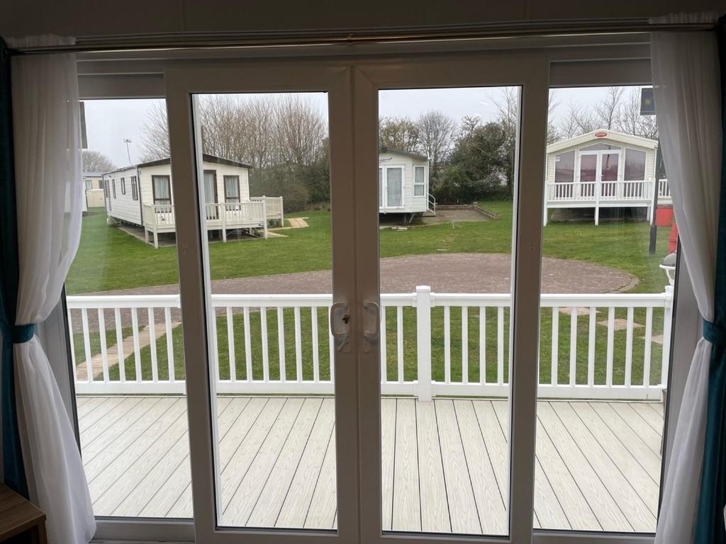 6 Berth Comfy Homely Caravan, Dog Friendly Belton with Browston Esterno foto