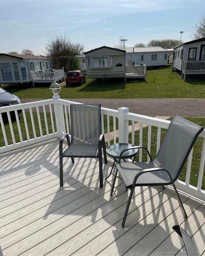 6 Berth Comfy Homely Caravan, Dog Friendly Belton with Browston Esterno foto