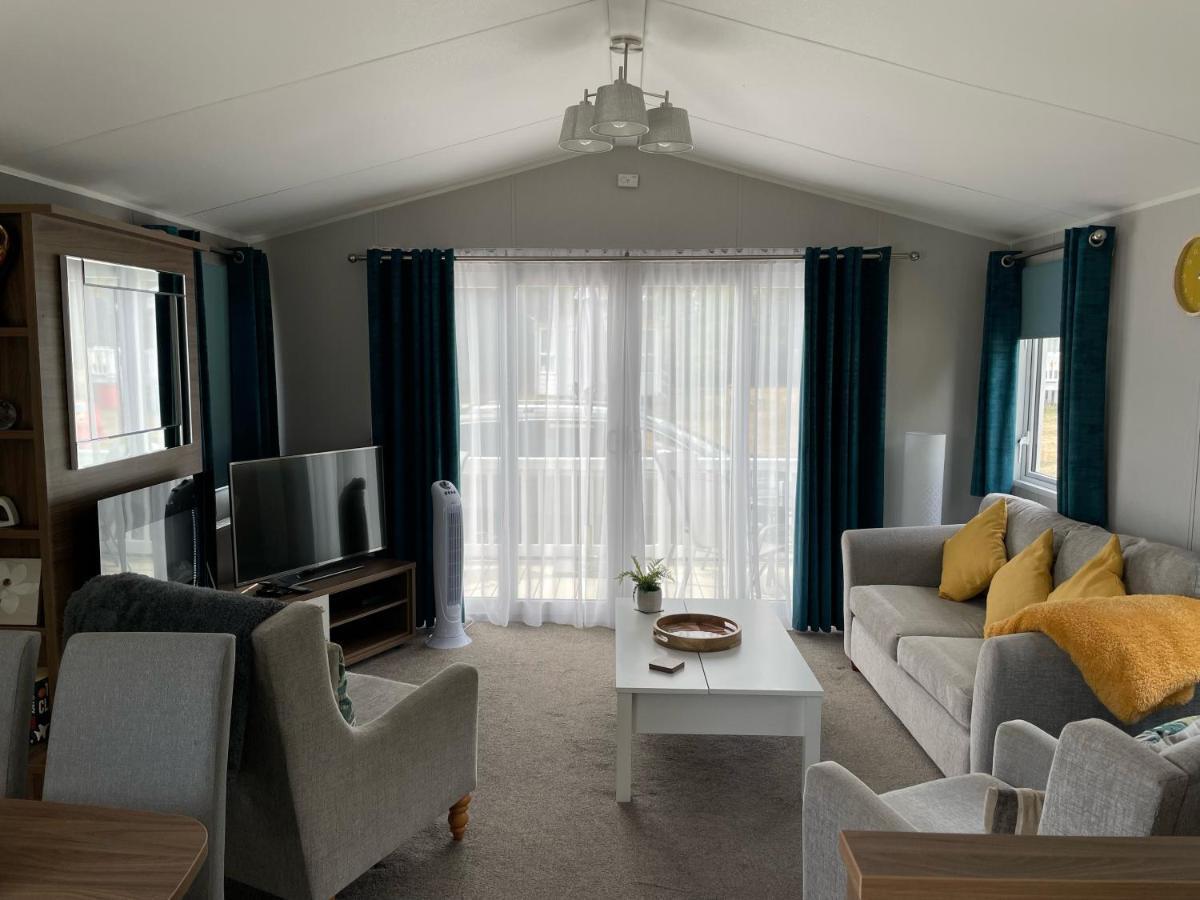 6 Berth Comfy Homely Caravan, Dog Friendly Belton with Browston Esterno foto