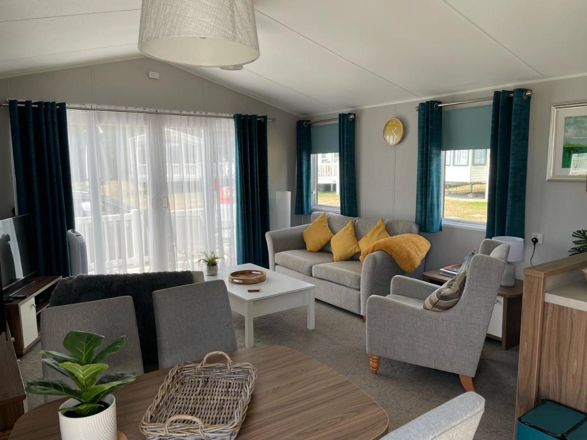 6 Berth Comfy Homely Caravan, Dog Friendly Belton with Browston Esterno foto